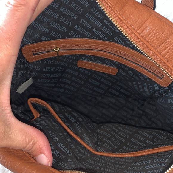 Steve Madden Tan Leather mini backpack purse with tassel and many compartments - Picture 7 of 7